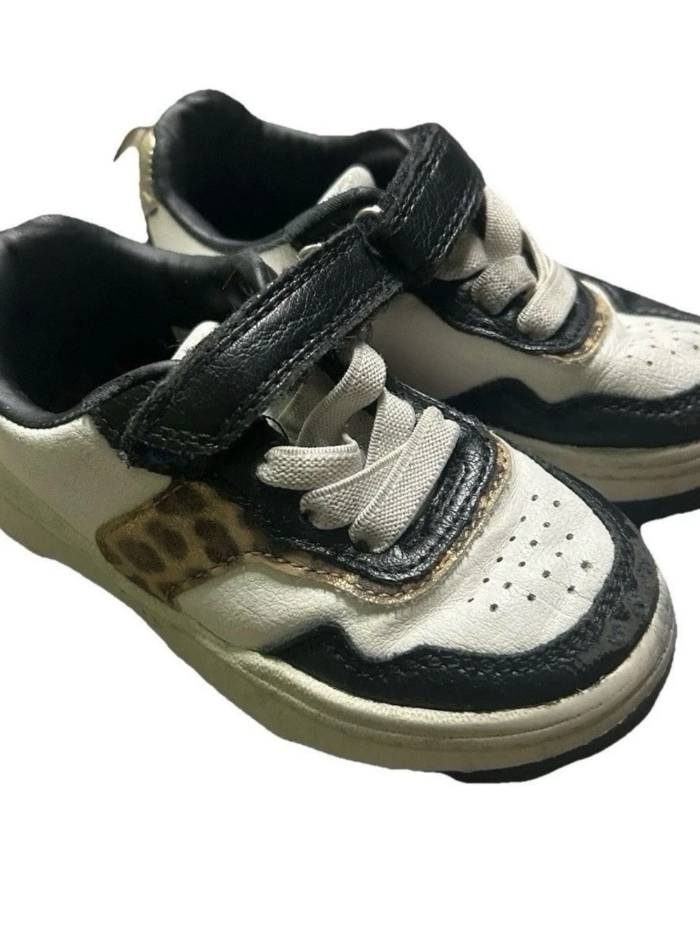 Toddler Girl Oshkosh White Black Sneakers Cheetah Print Size 6